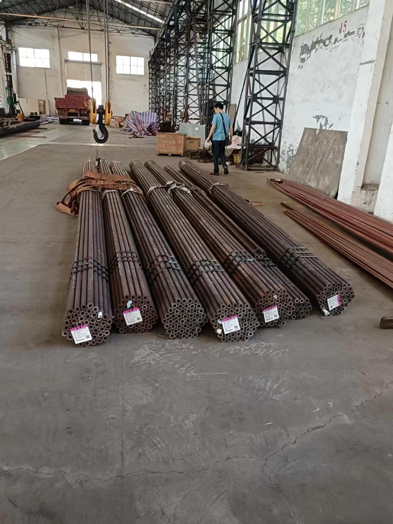 水冷壁前墻管屏\15CrMoG、Φ28.6×5.6mm（內(nèi)螺紋） L=6000mm管屏節(jié)距2×46mm