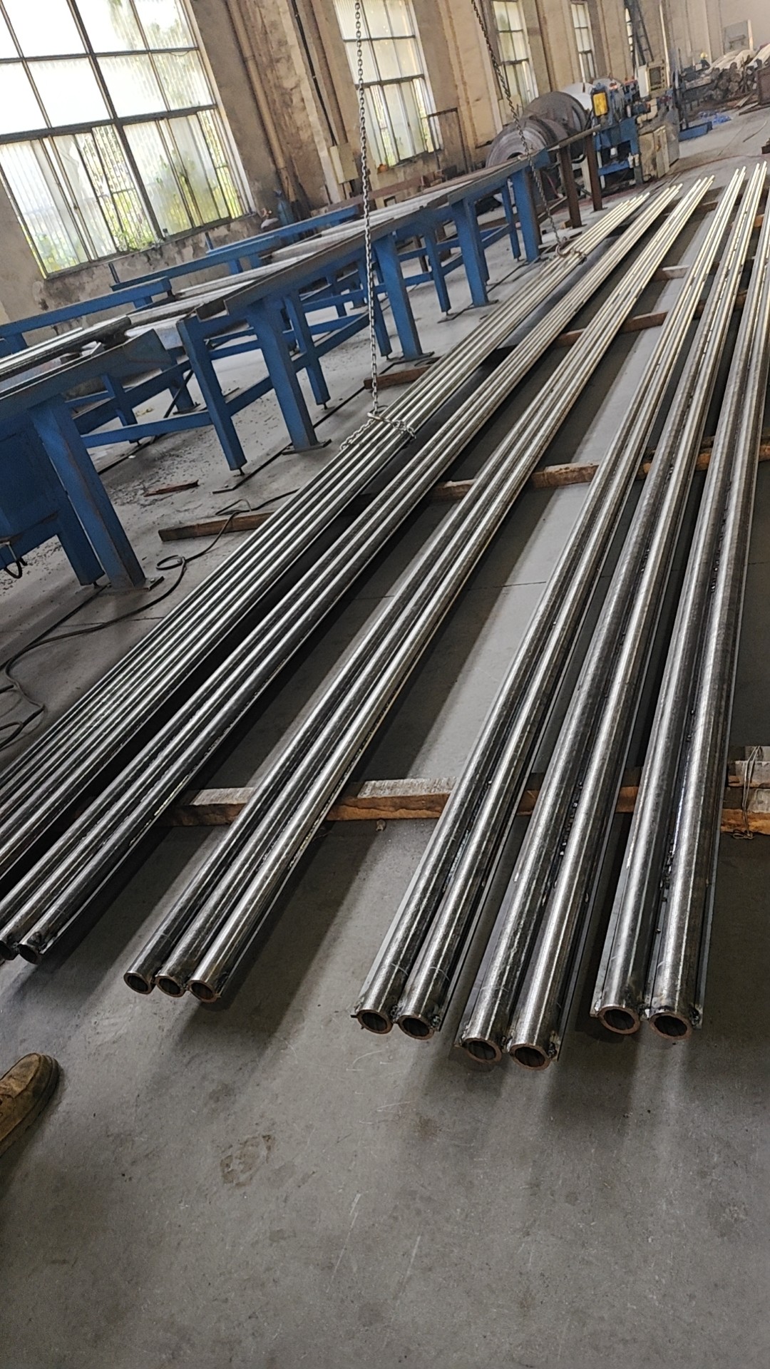 管排長度為6米，每件管排由10根管子組成，管子中心距為54mm，鰭片厚度為6.4mm